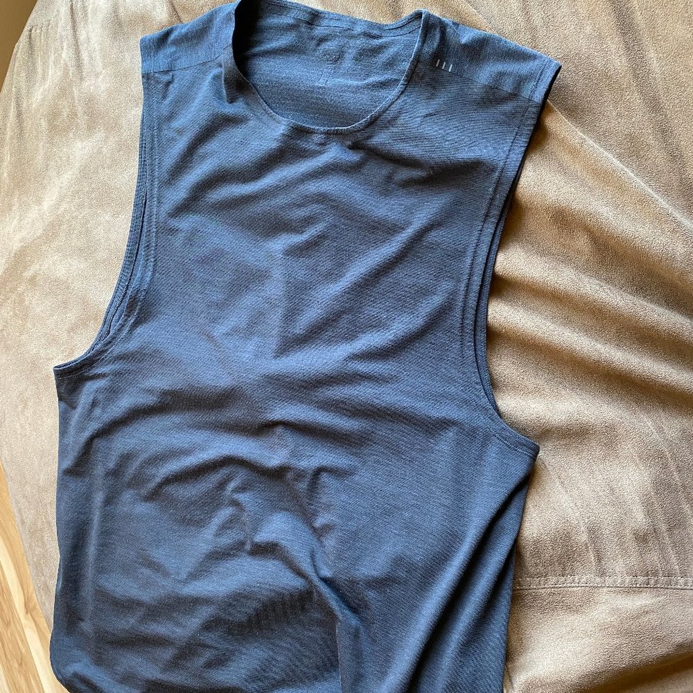 Lululemon - Vent Metal Tech Sleeveless - Large